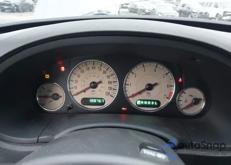 2004 Chrysler Town & Country Touring z USA, uszkodzony, nr VIN 2C4GP54L74R520574